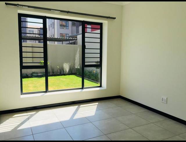 1 BEDROOM APARTMENT FOR SALE IN FOURWAYS